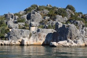  les tombes lyciennes proches du village